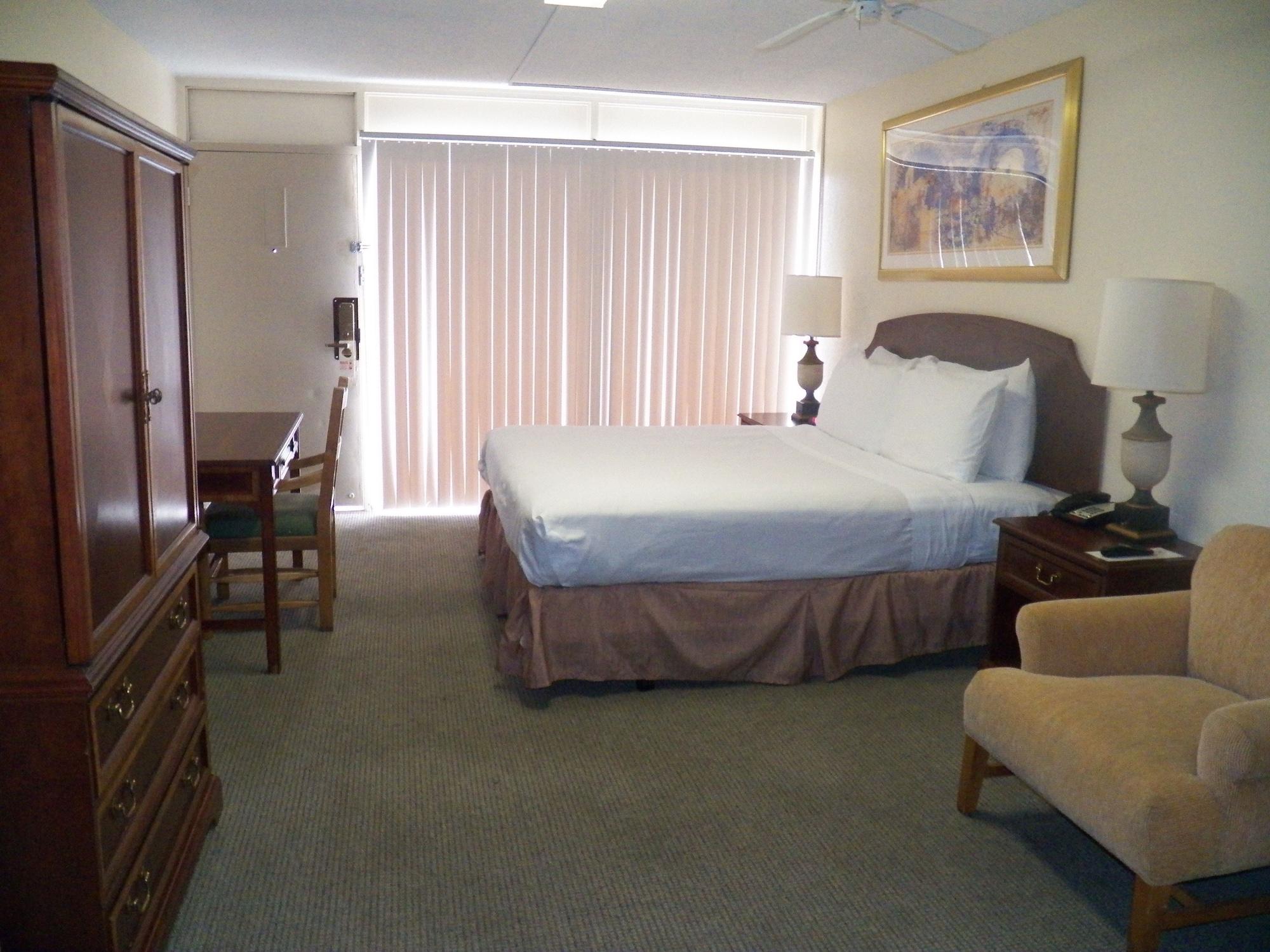 University Inn Bryan Exterior photo