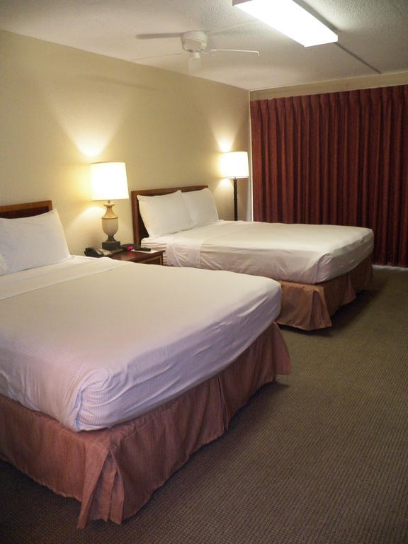 University Inn Bryan Room photo