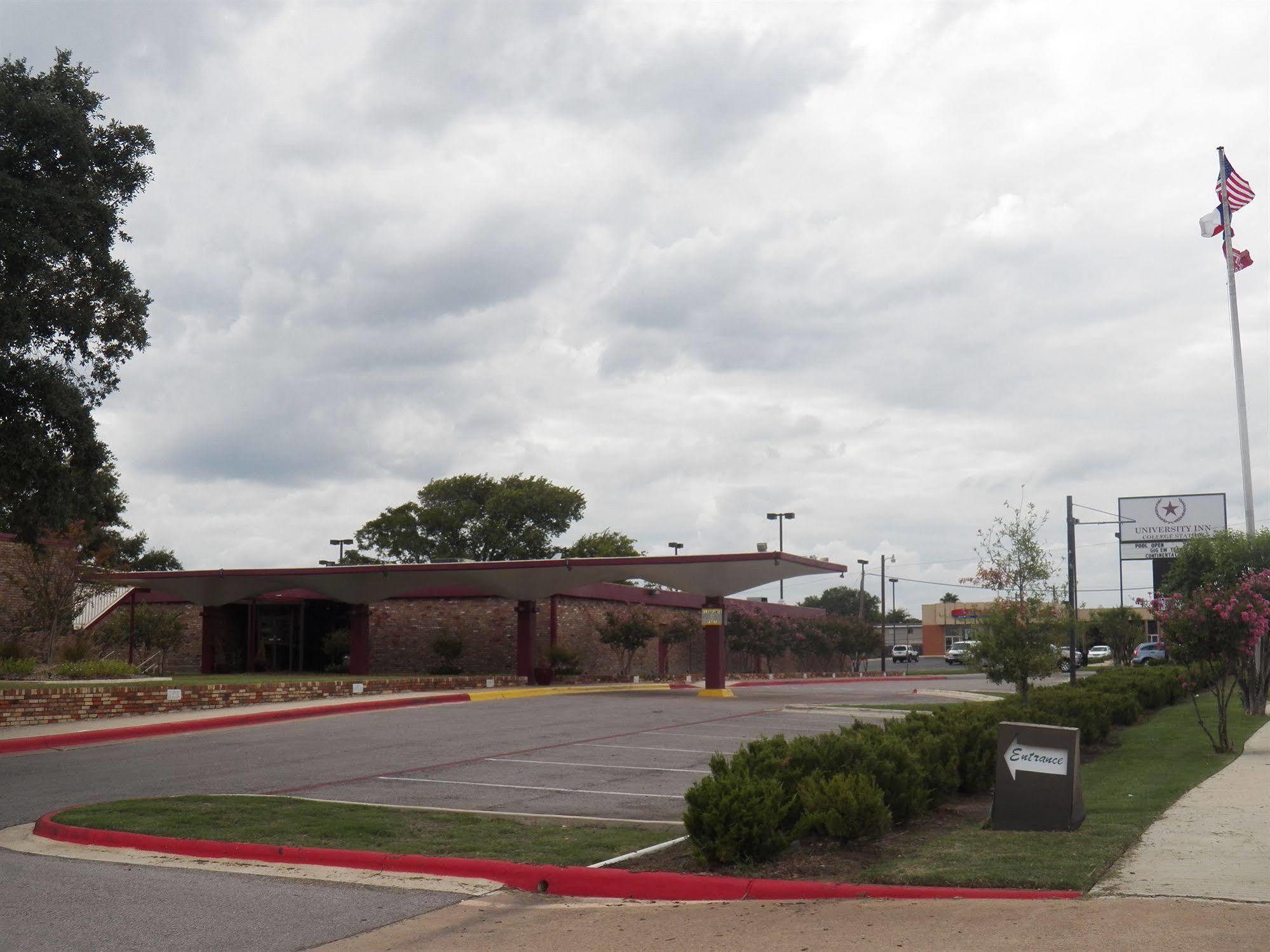 University Inn Bryan Exterior photo