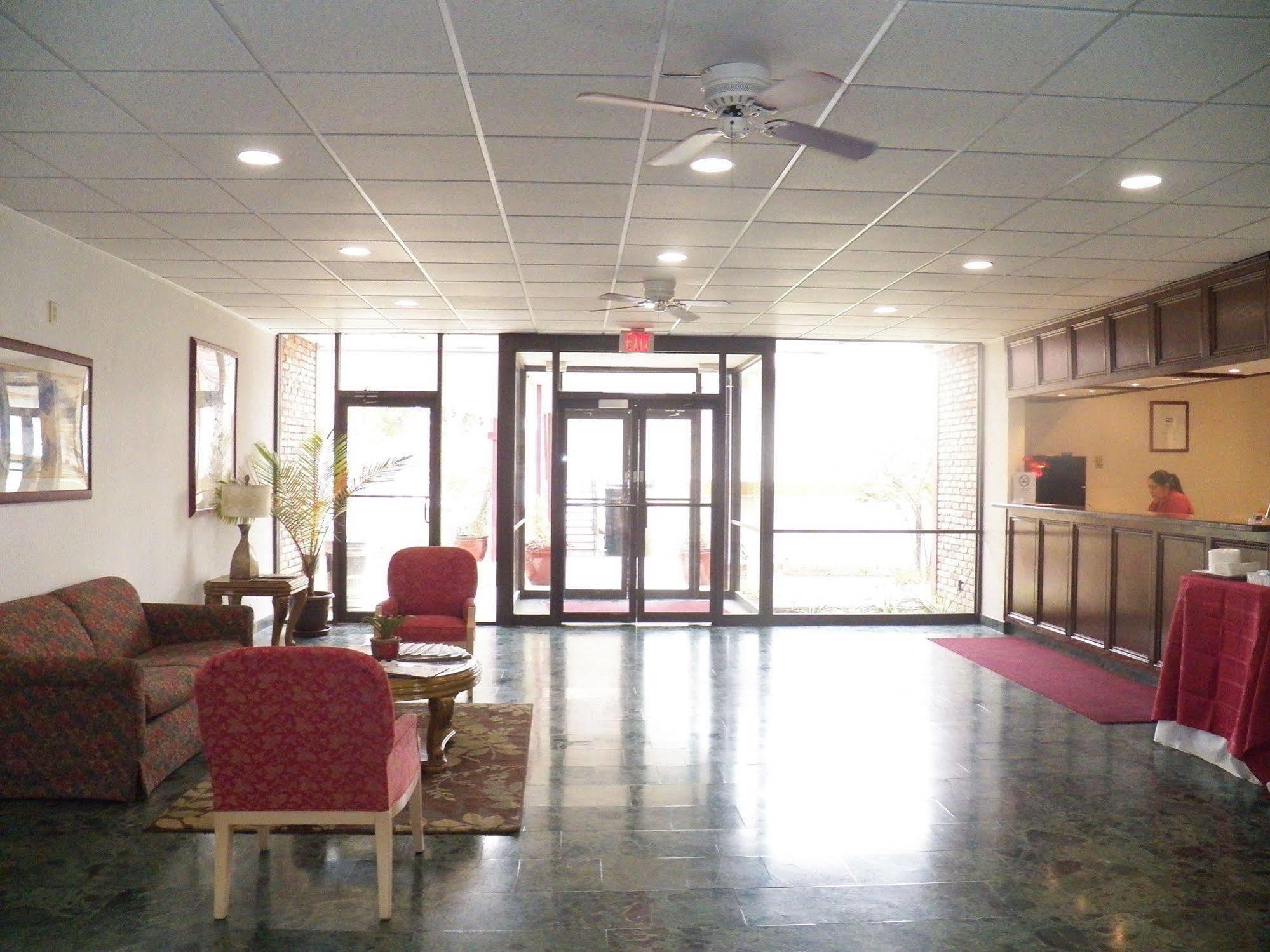 University Inn Bryan Exterior photo